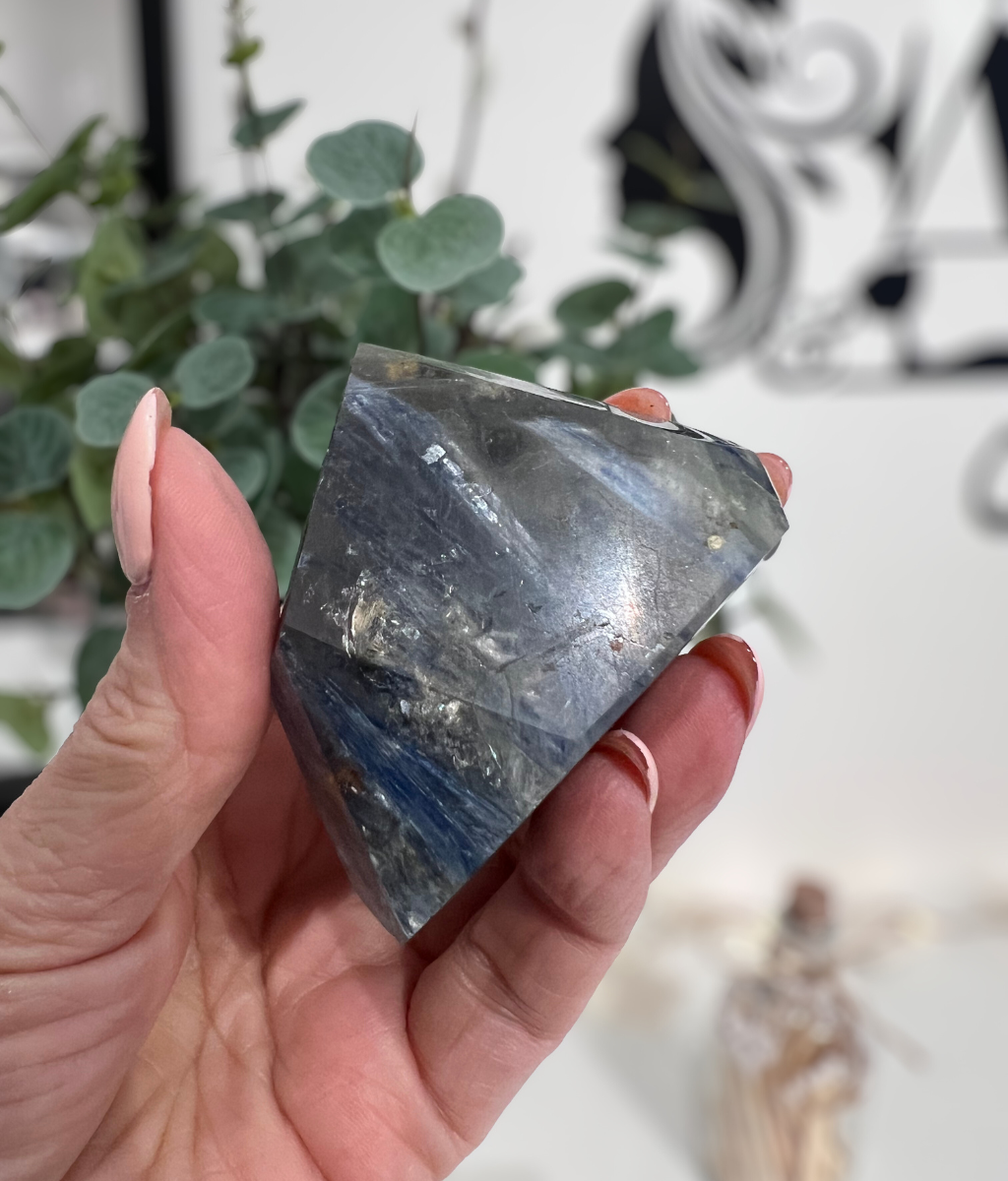 Blue Kyanite Free Form 169g - Image 4