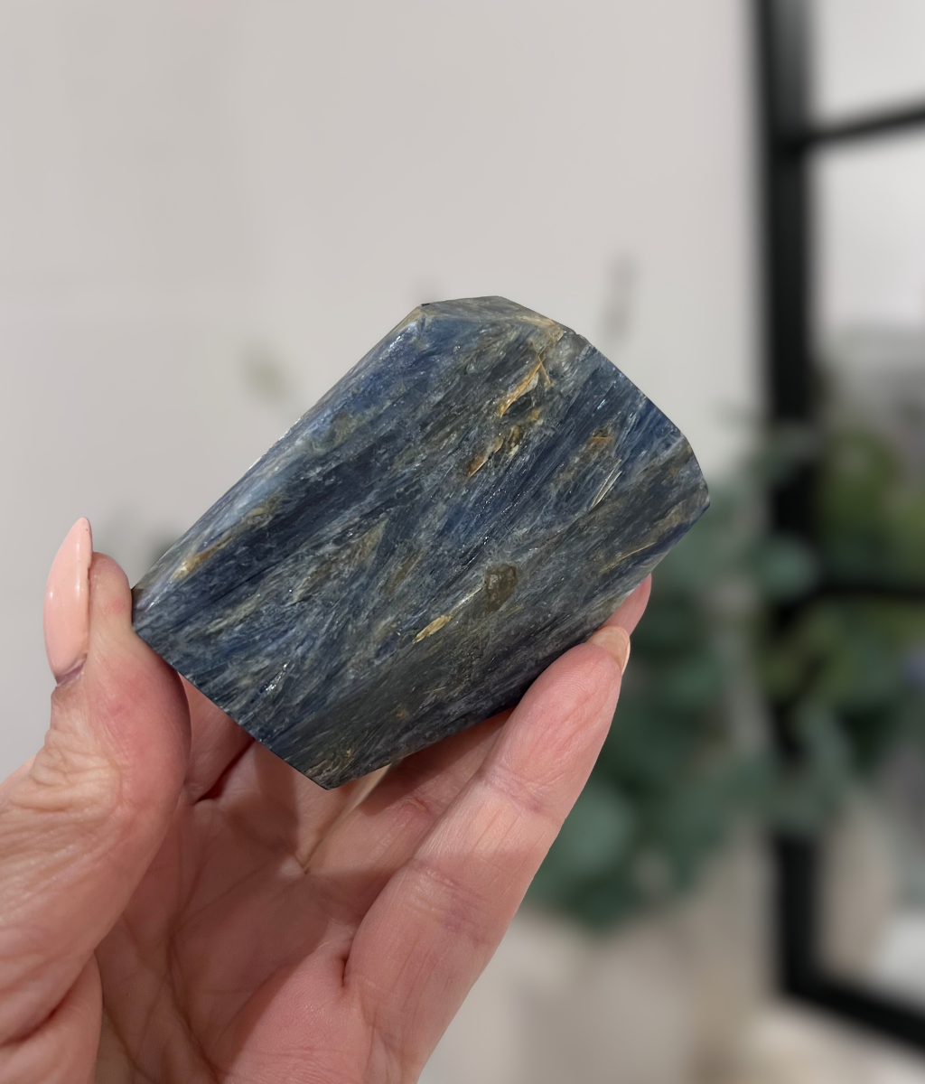 Blue Kyanite Free Form 213g - Image 2