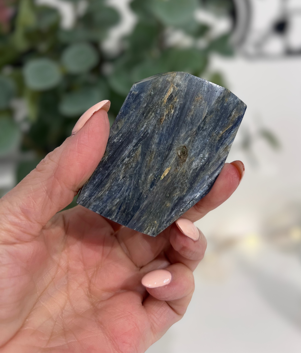 Blue Kyanite Free Form 213g - Image 3