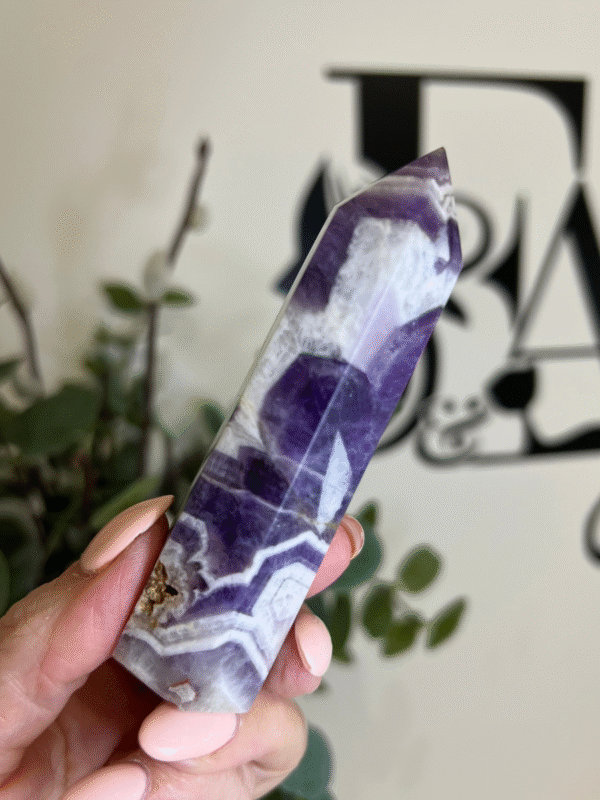 Chevron Amethyst Tower 10cm