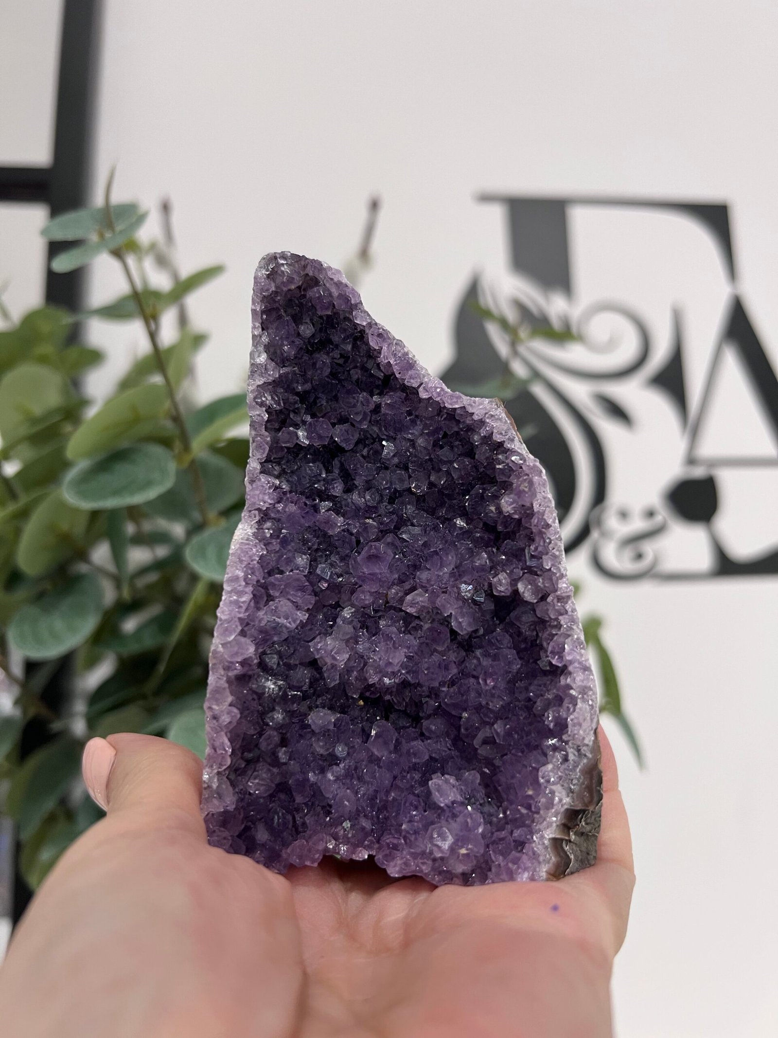 Amethyst Cut Base (371g) - Image 3