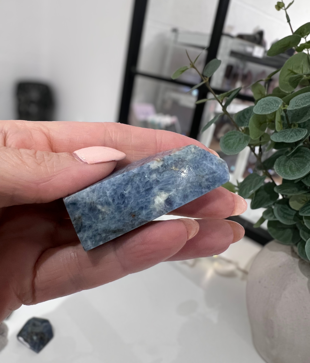 Blue Kyanite Free Form 62g - Image 2