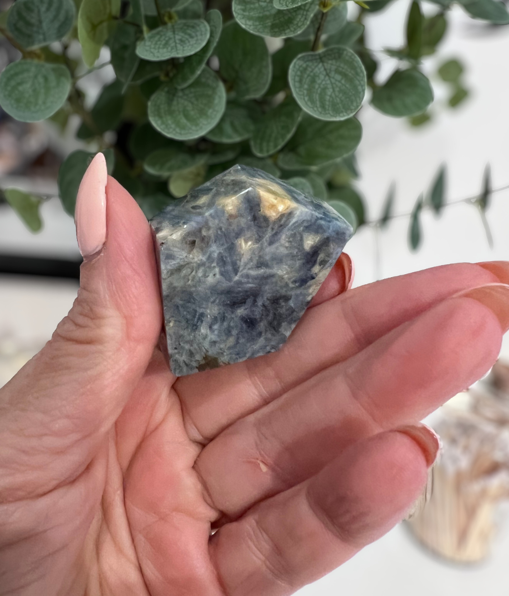 Blue Kyanite Free Form 76g - Image 4
