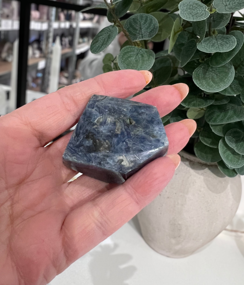 Blue Kyanite Free Form 76g - Image 5